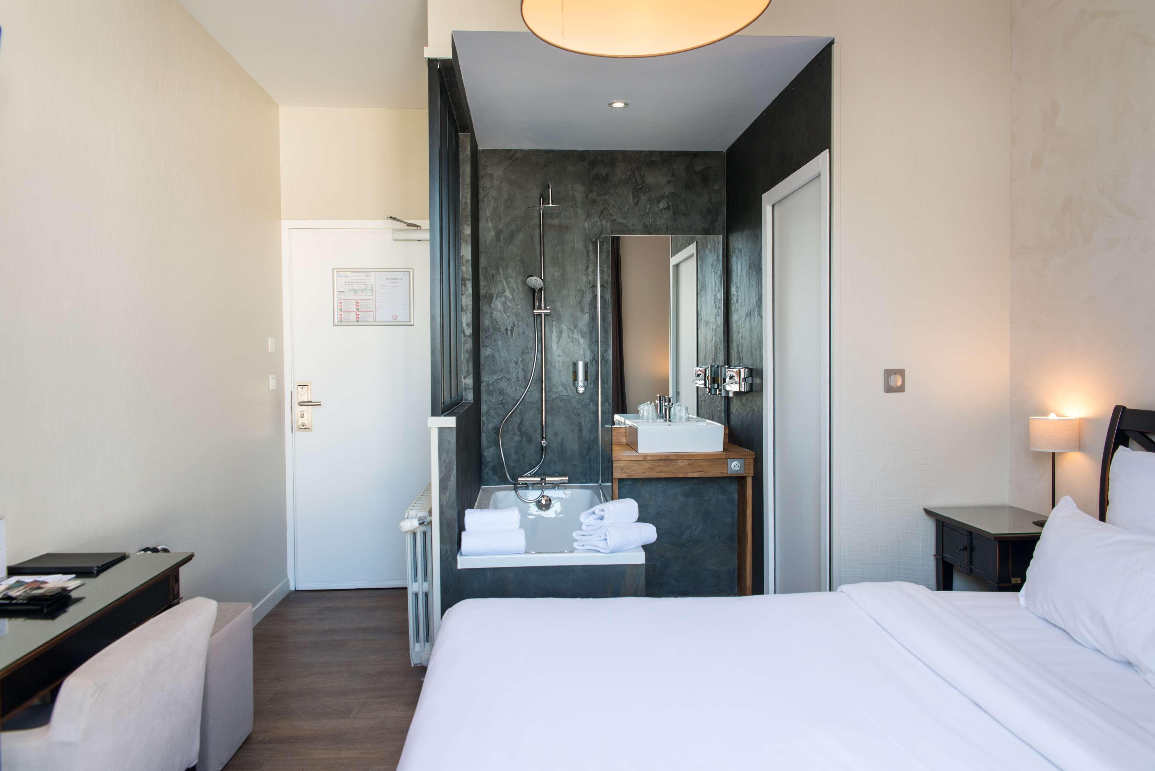 Best Western Hotel De La Plage Saint Marc Sur Mer Exterior photo