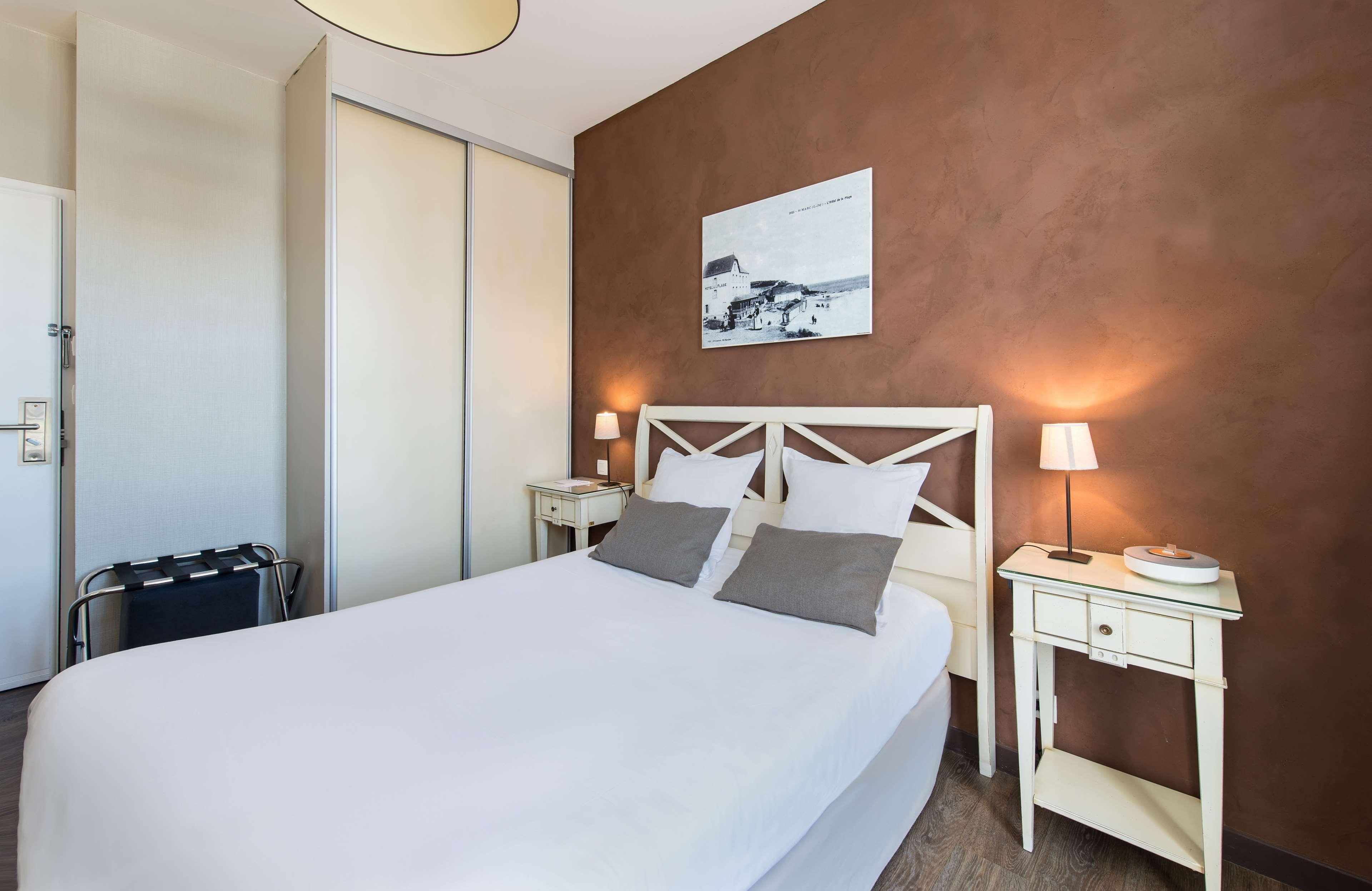 Best Western Hotel De La Plage Saint Marc Sur Mer Exterior photo