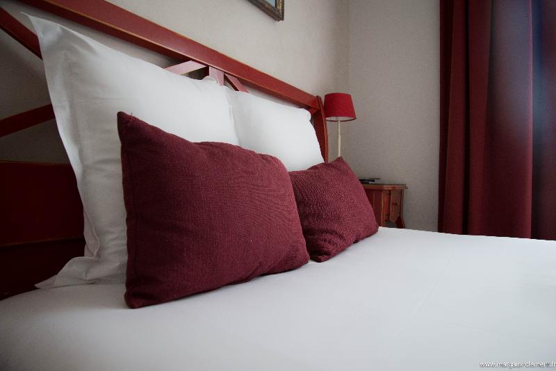 Best Western Hotel De La Plage Saint Marc Sur Mer Exterior photo
